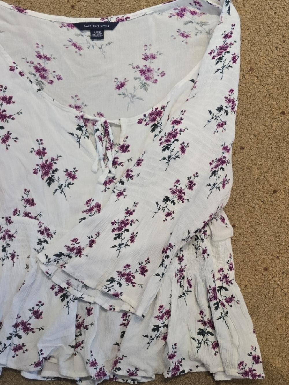 American Eagle Outfitters White Top with Purple Floral Print - Picture 3 of 4
